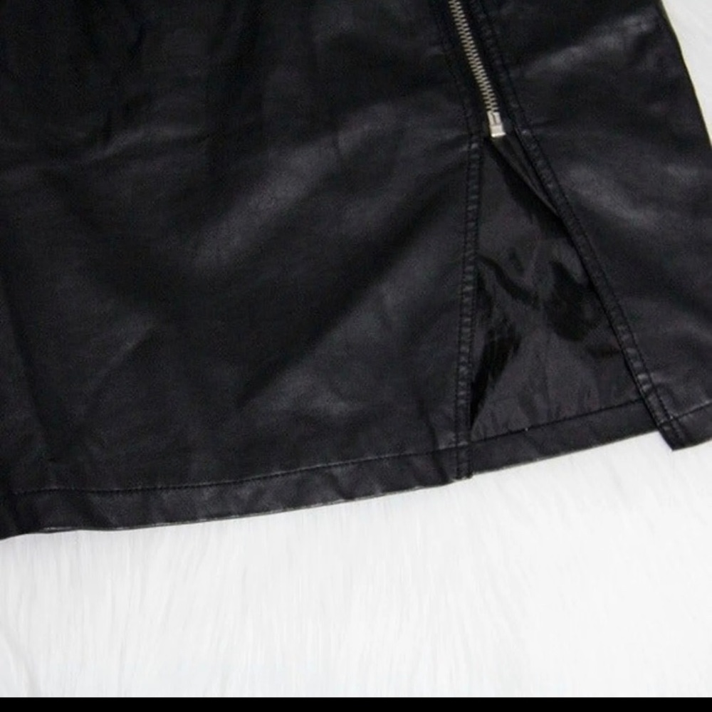 Tobi Faux Leather Skirt - Picture 4 of 5
